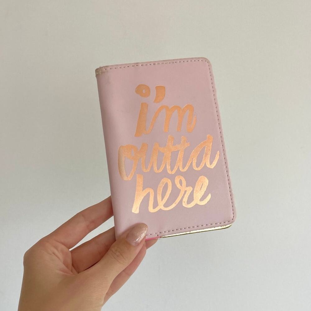 ban.do - I'm Outta Here Getaway Passport Holder
